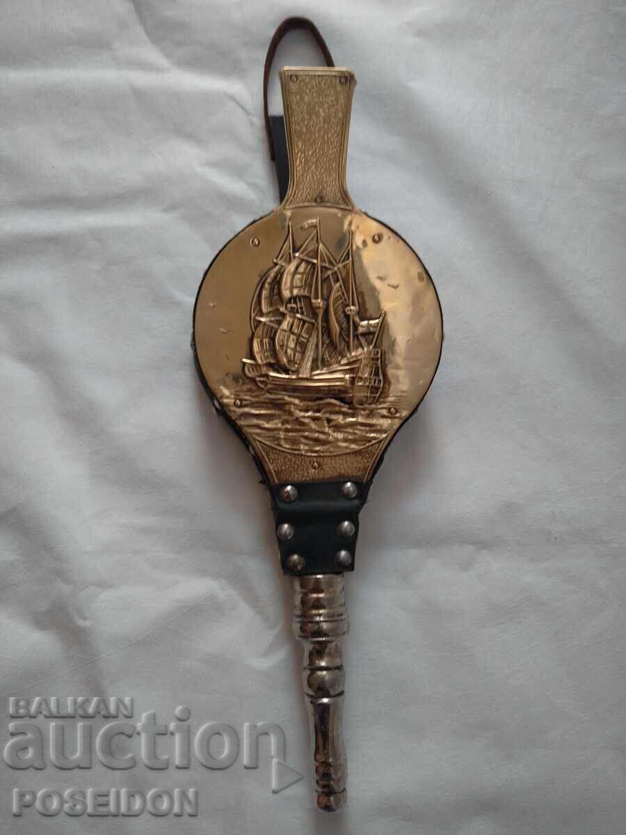 FIREPLACE ACCESSORIES - 6 FIREPLACE ACCESSORIES - 6