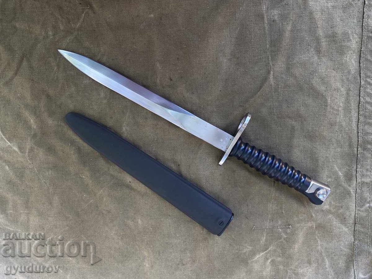 Ştiucă cu preț 95.00 BGN | € 48.57