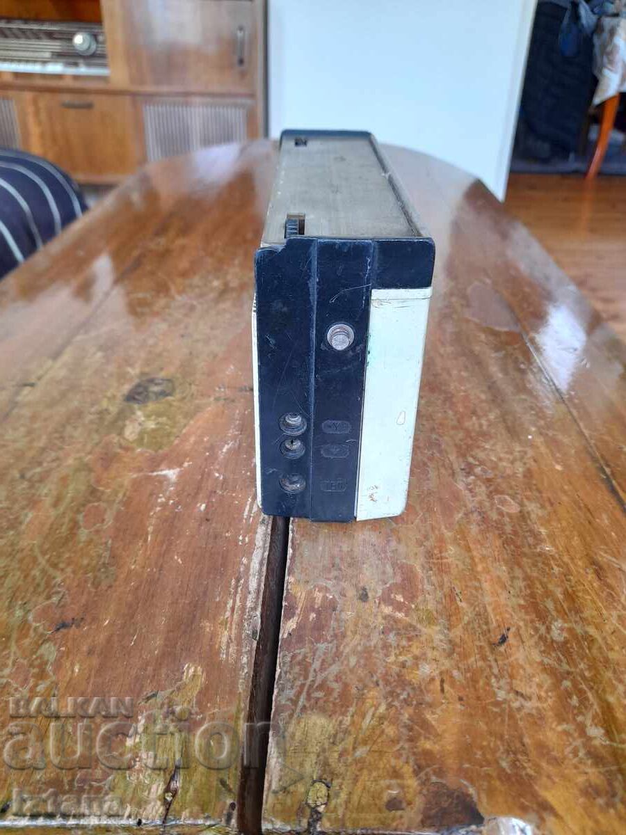 Παράδοση Παλιό ραδιόφωνο, ραδιοδέκτης ΒΕΓΑ