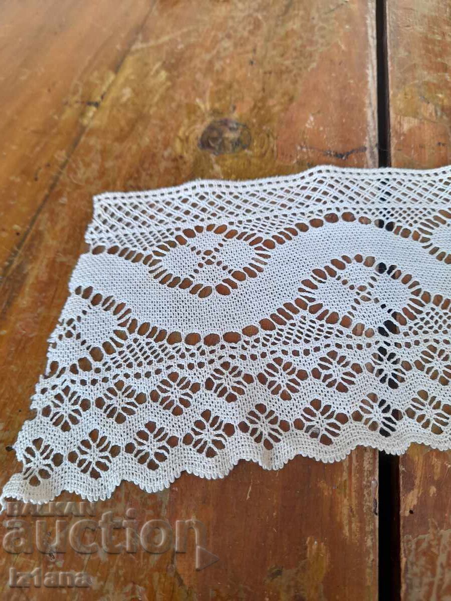 Auction  Old lace