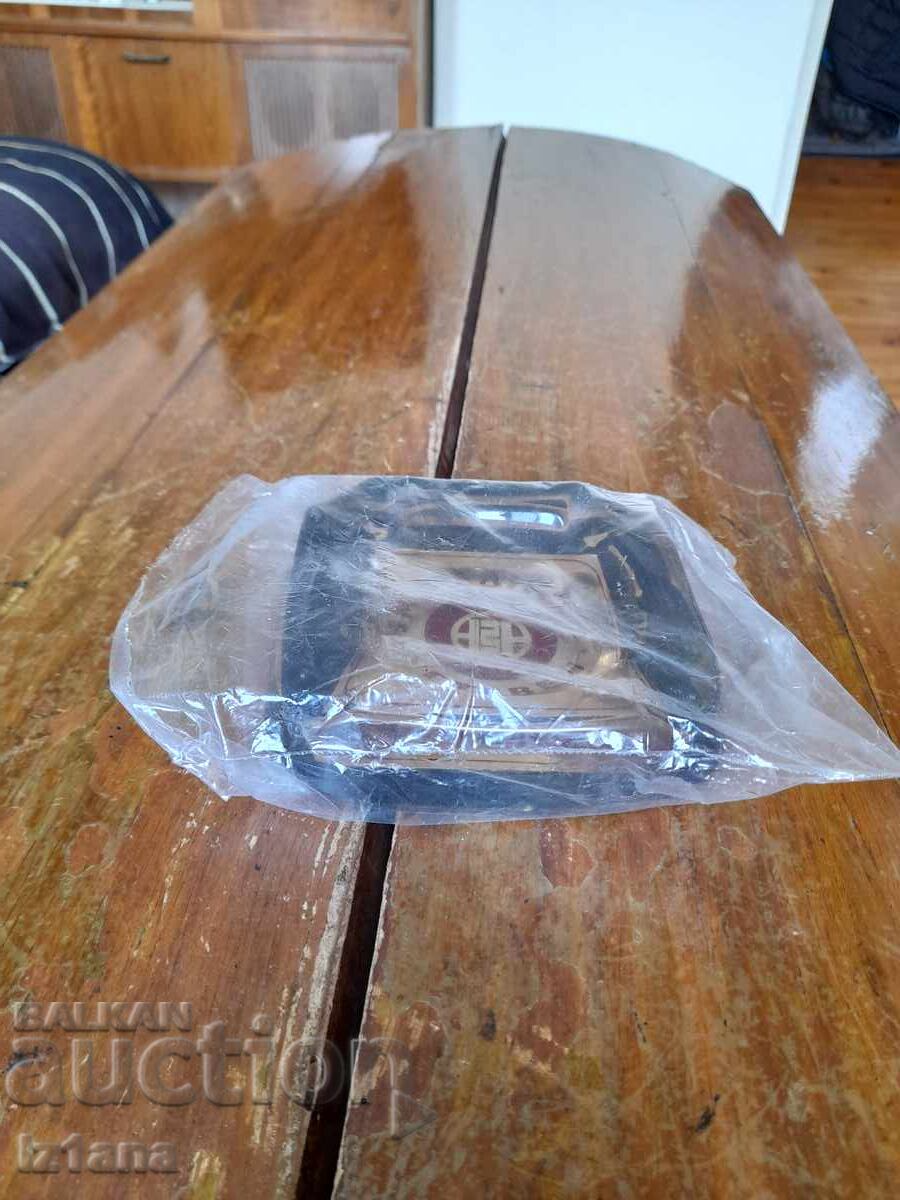 Παλαιό σταχτοδοχείο Ελπρόμ Τέτεβεν