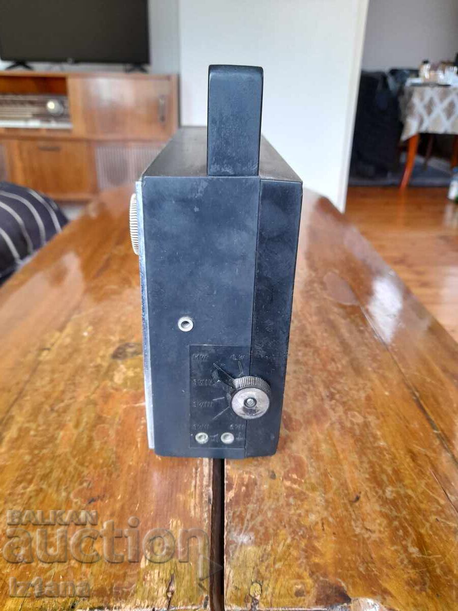 Delivery of Old radio, radio receiver Meridian 6TR1-K11