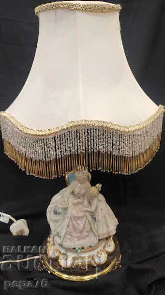 Δημοπρασία Μασίφ βαριά επιτραπέζια λάμπα Capodimonte