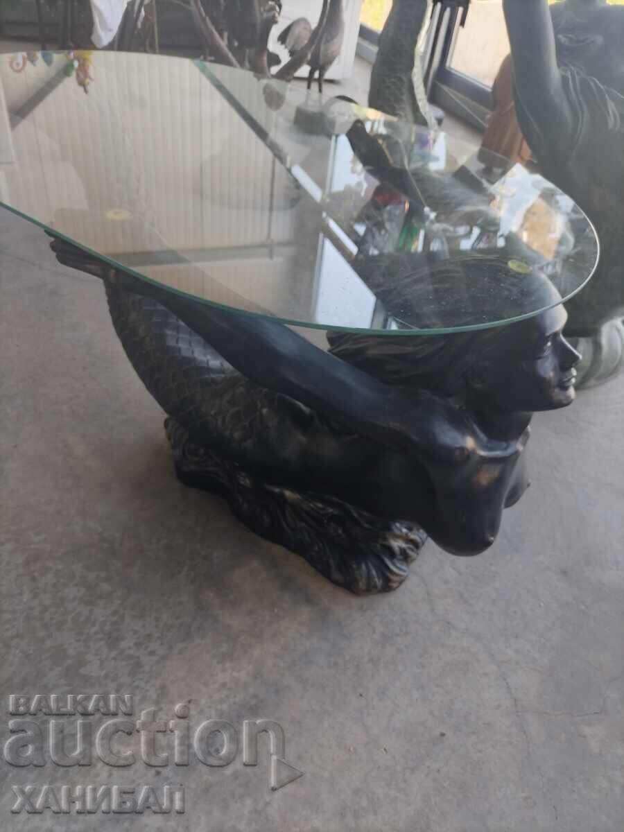 Licitație MASĂ DE CAFEA FOARTE FRUMOASĂ CU SIRENĂ Licitație MASĂ DE CAFEA FOARTE FRUMOASĂ CU SIRENĂ