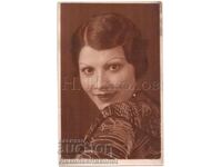 1942 POZĂ VECHE DOAMNĂ FRUMOASĂ CU SPRÂNCENE DEFINITE D857