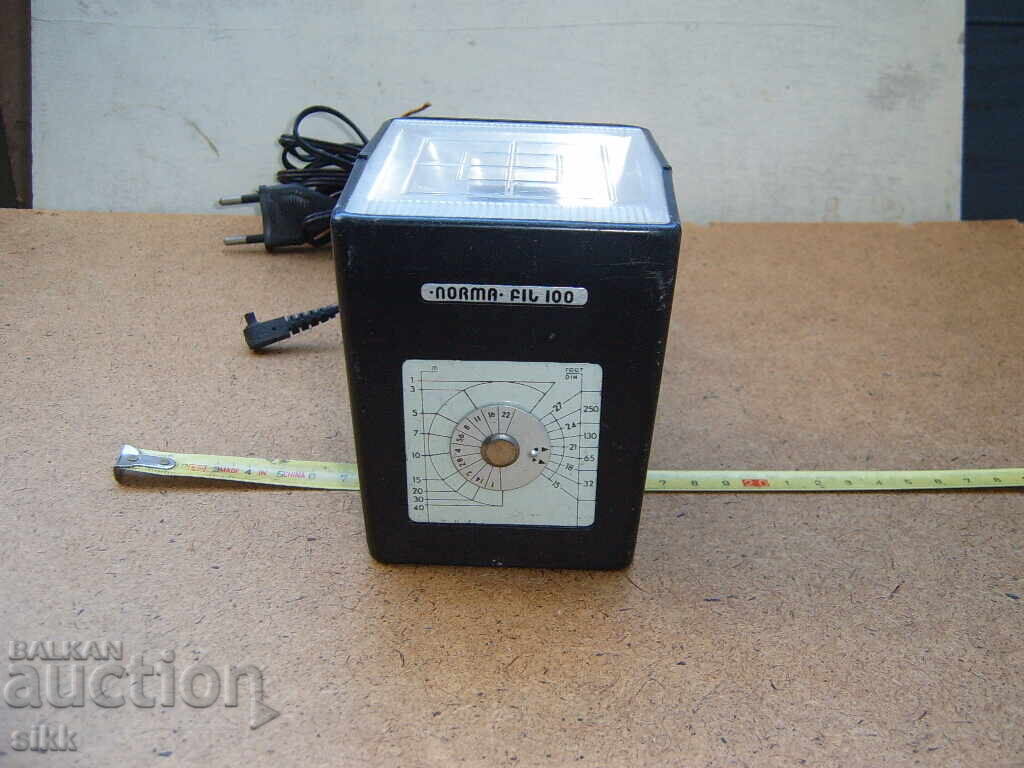 Powerful Photo Flash with price 50.00 BGN | € 25.56