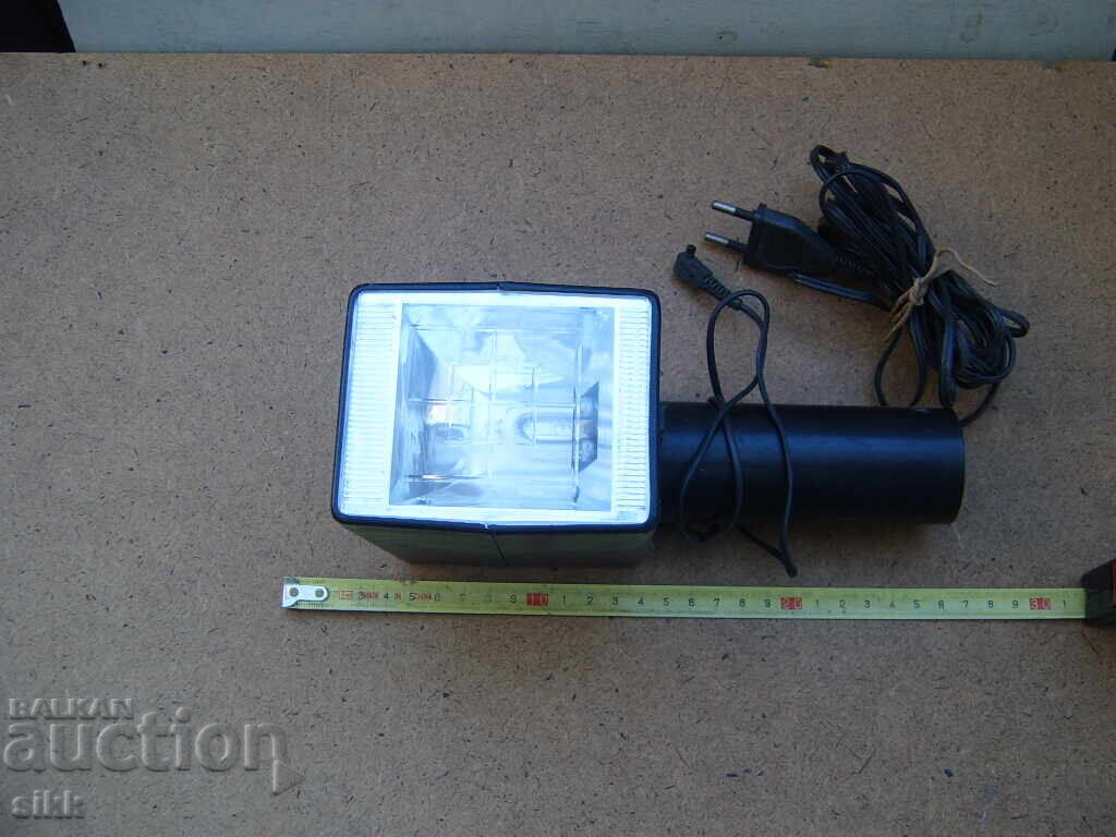 Auction  Powerful Photo Flash