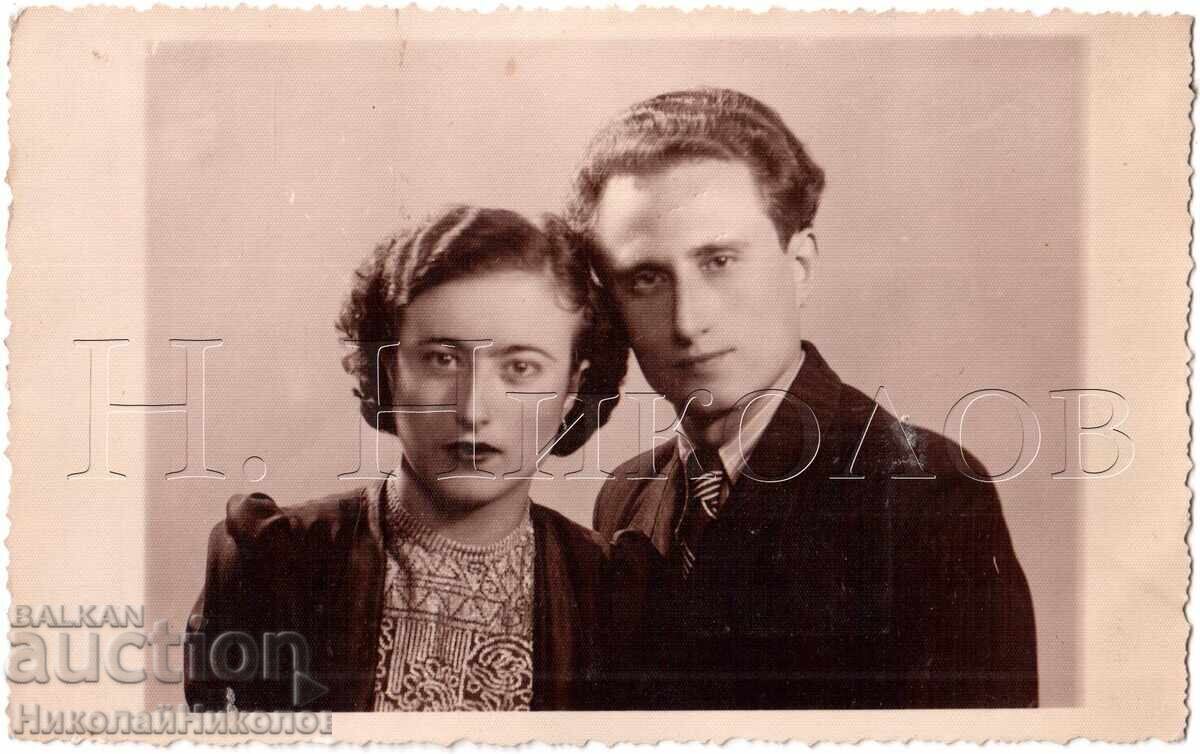 1939 СТАРА СНИМКА РАЗГРАД МЛАДА ДВОЙКА В СТУДИО Д862