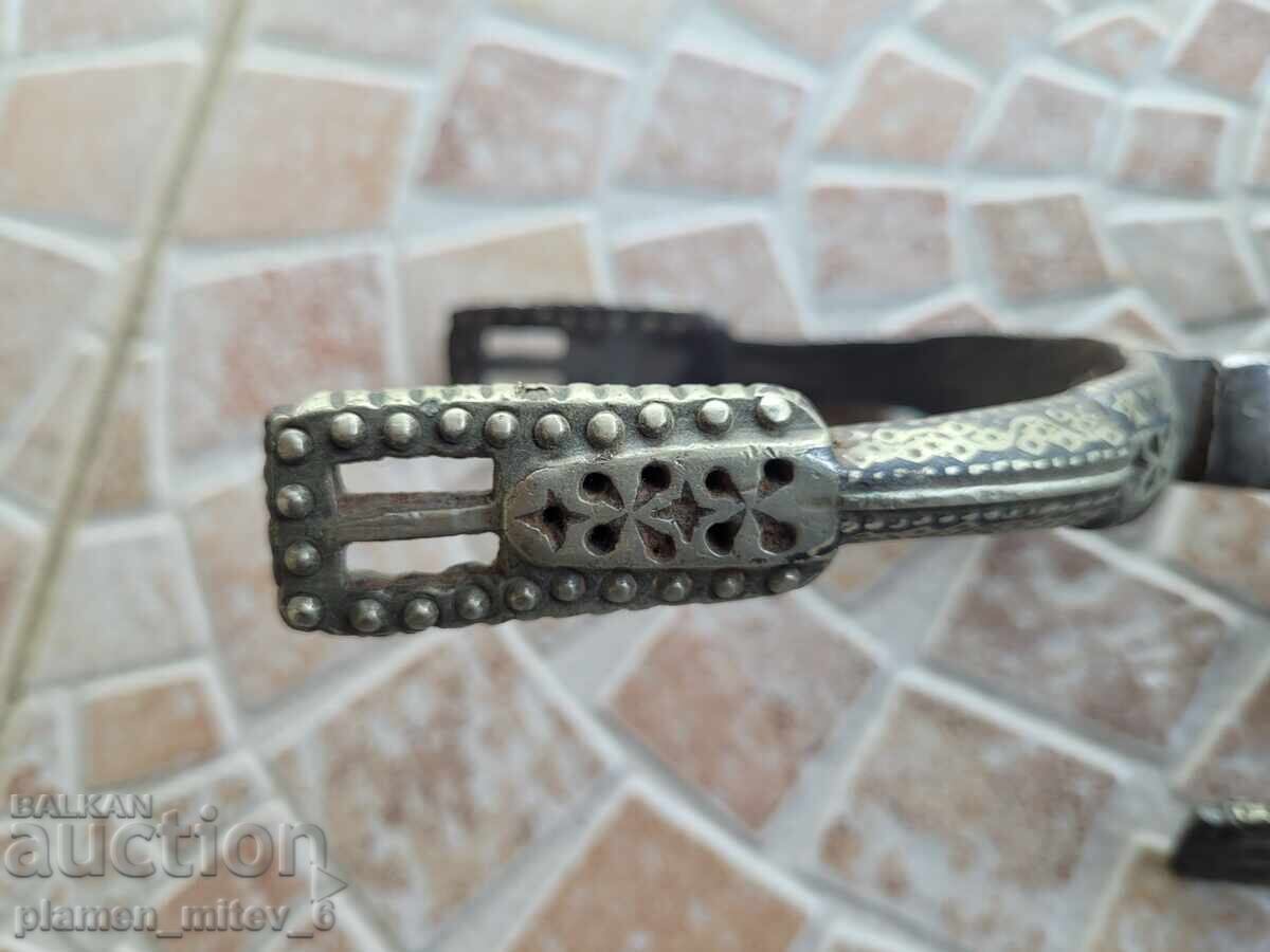 Παράδοση σπιρούνια