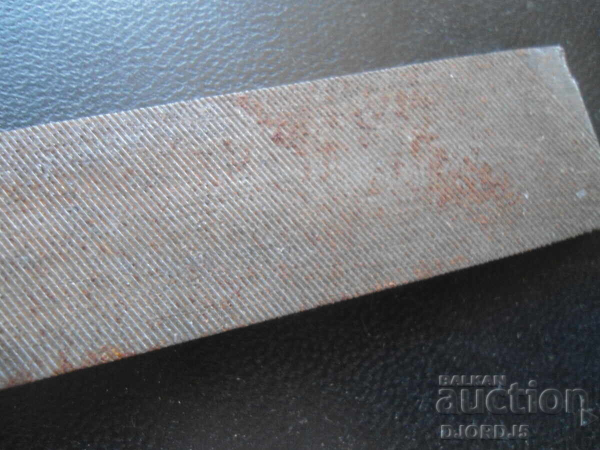 Delivery of Old hacksaw