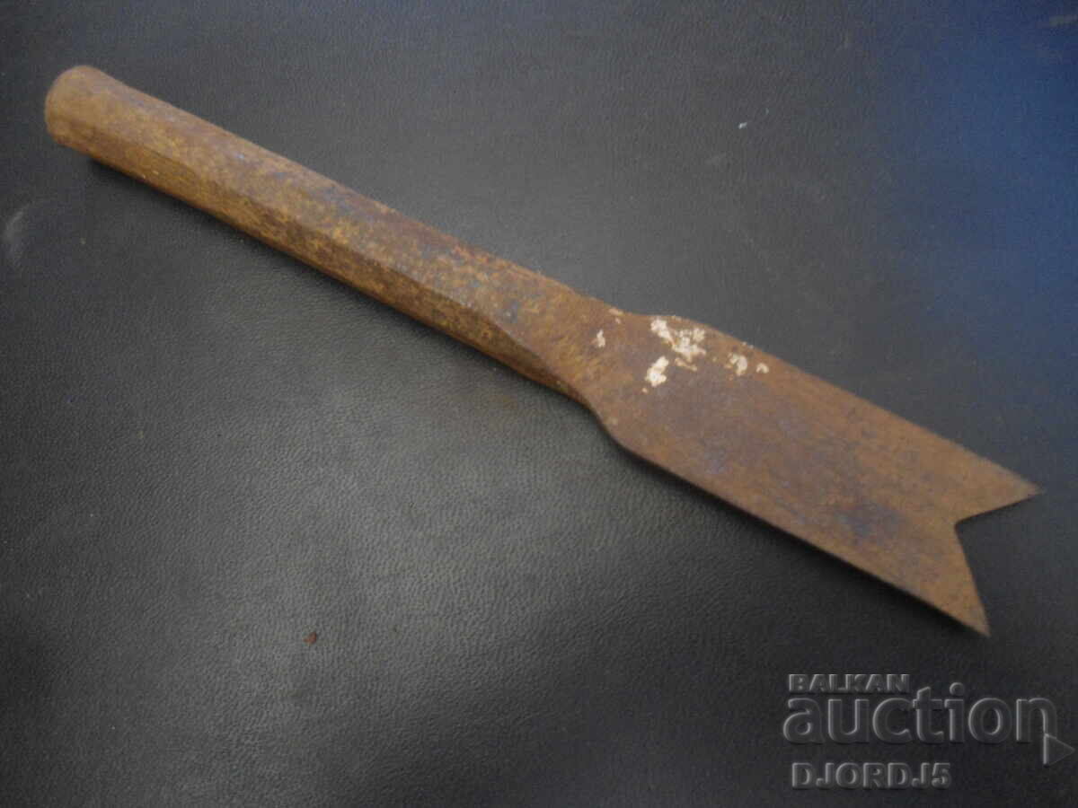 Un instrument vechi cu preț 2.00 BGN | € 1.02