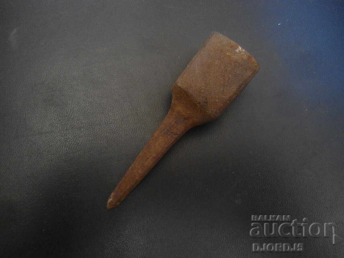 Аукцион Стара малка наковалня