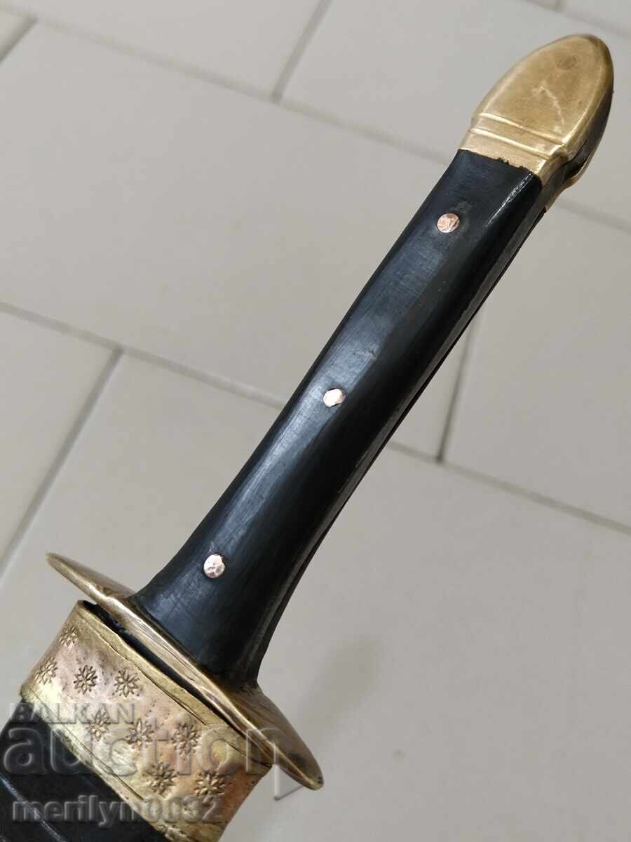 Габровска кама чирени от биволски рог и кания двуостър нож - 5