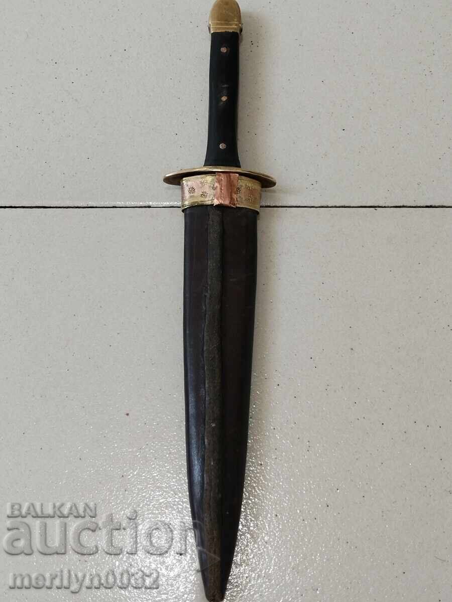 Габровска кама чирени от биволски рог и кания двуостър нож - 7