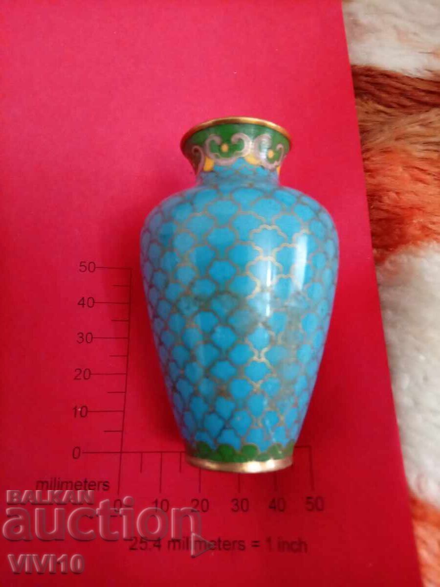 Vază veche email, cloisonné cu preț € 25.00 | 48.90 BGN