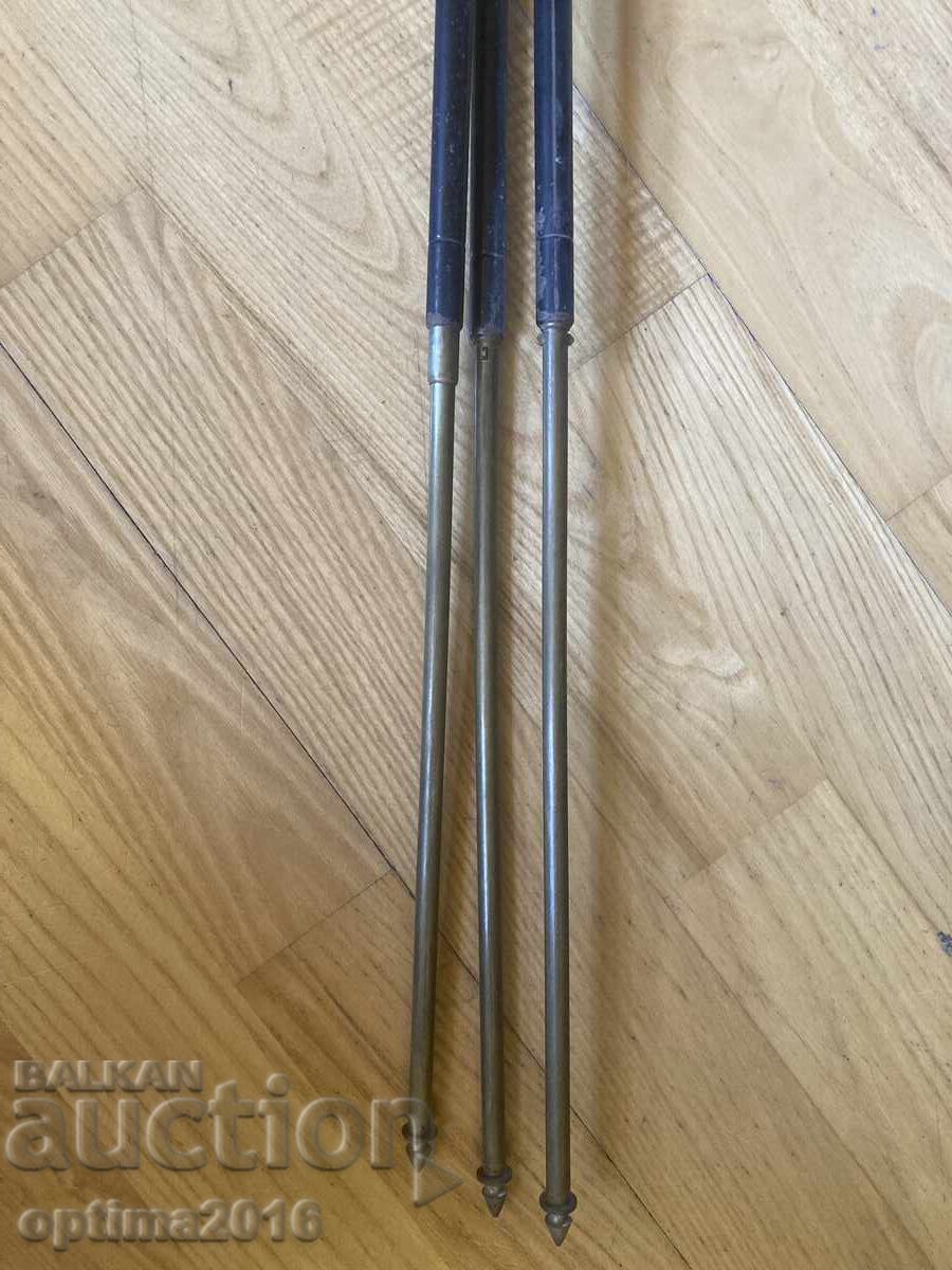 Παράδοση Παλιό τρίποδο