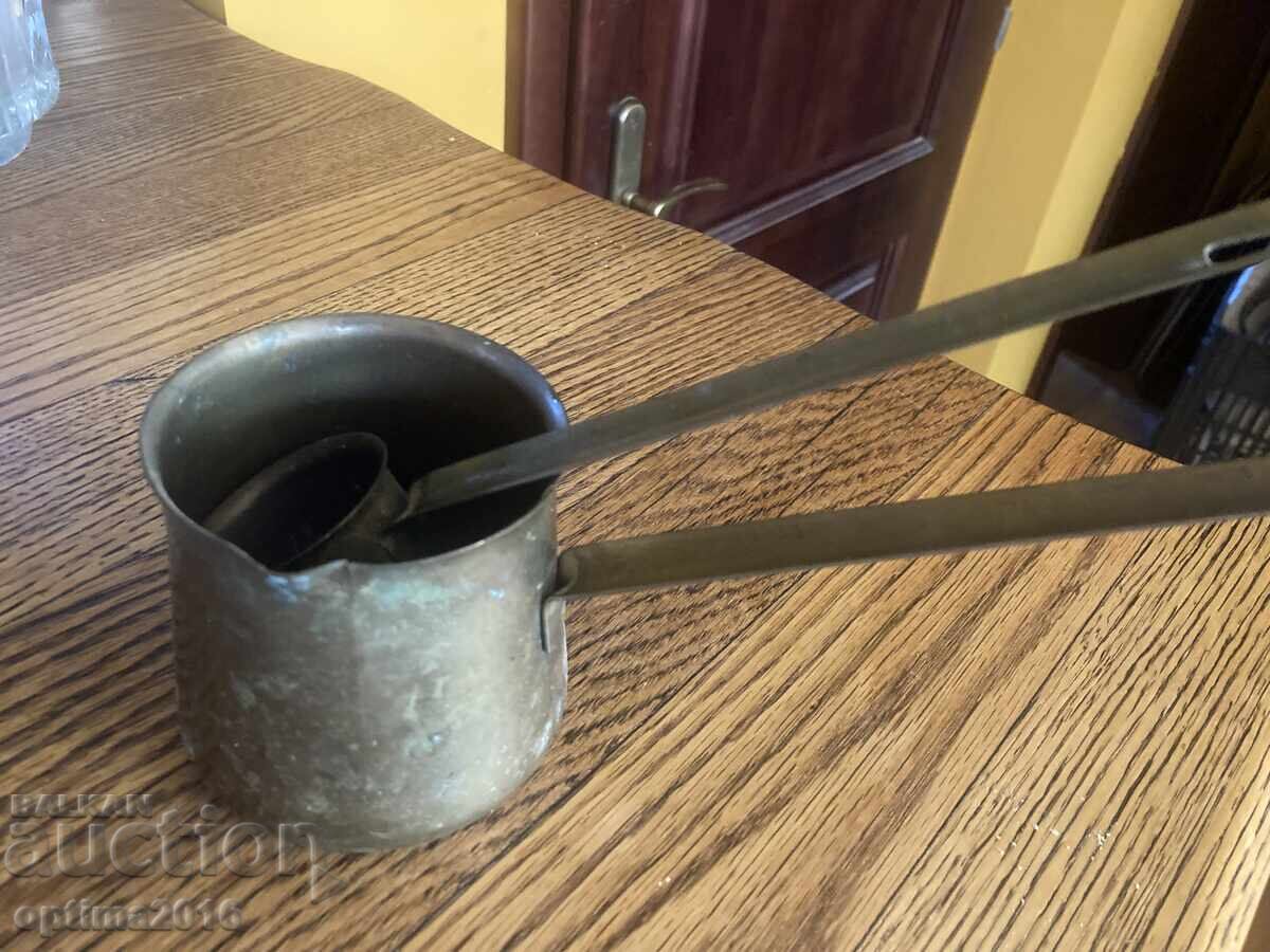 Lot de ibricuri de bronz cu preț 22.00 BGN | € 11.25