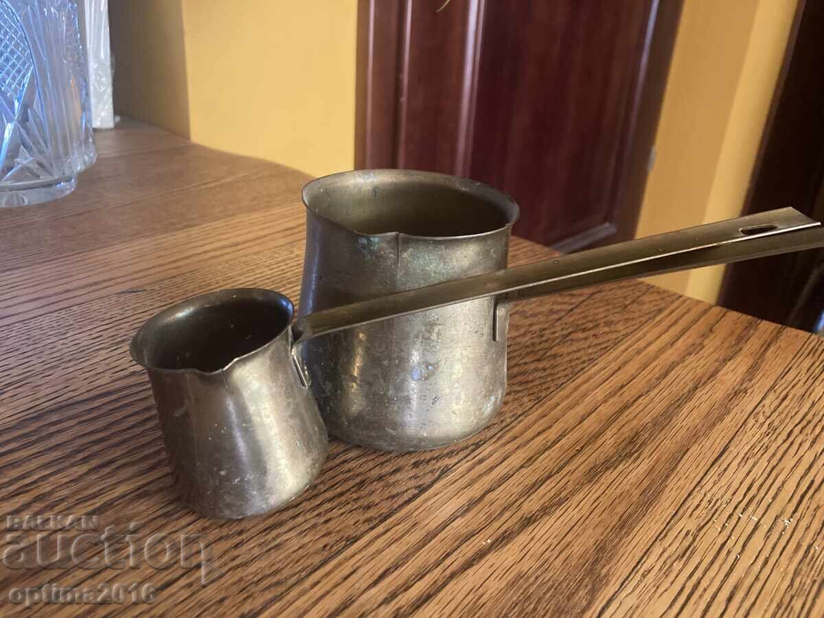 Lot de ibricuri de bronz