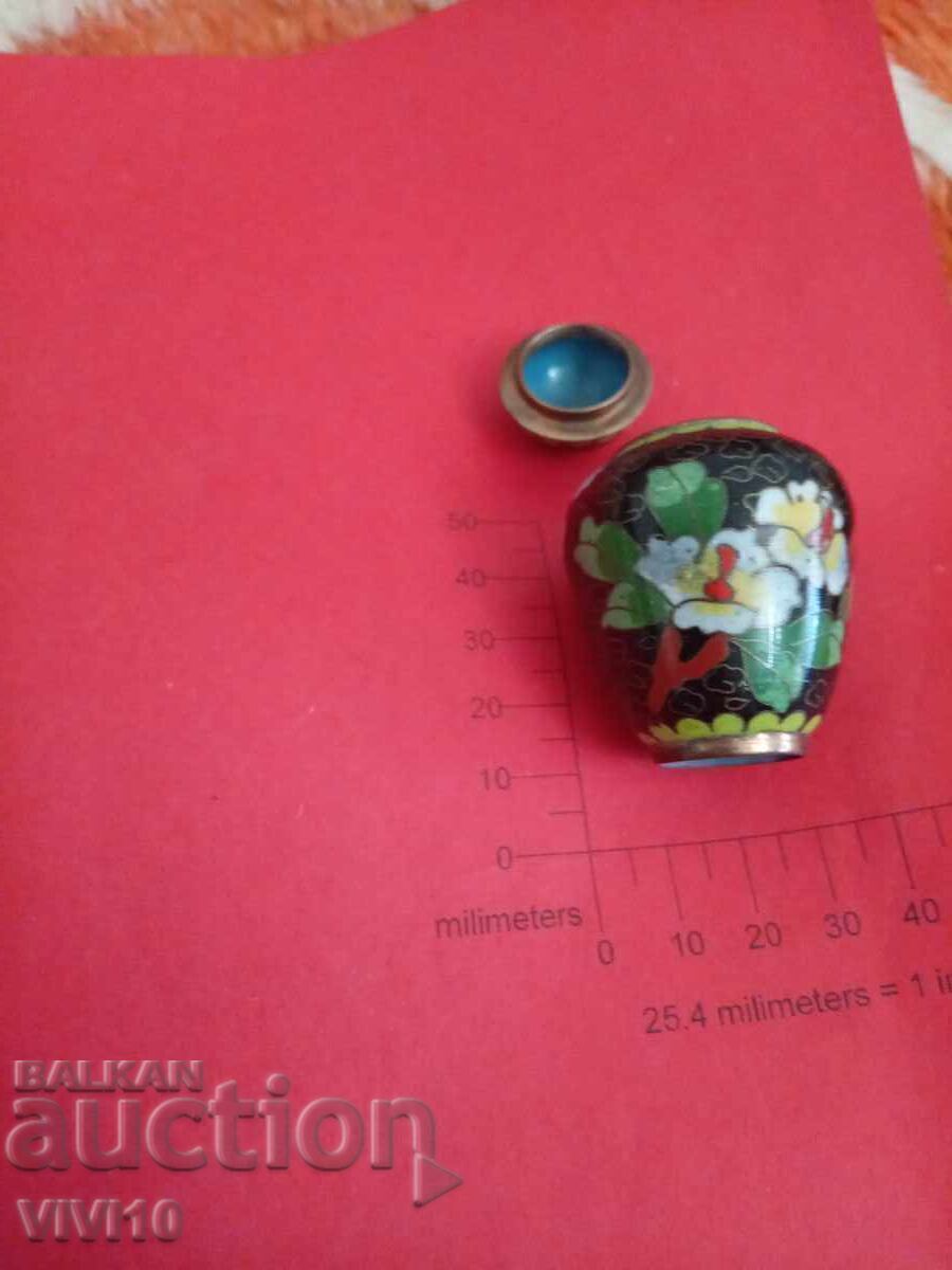 Старинна кутийка ,емаил ,клазонец с цена € 25.00 | 48.90 лв. Старинна кутийка ,емаил ,клазонец с цена € 25.00 | 48.90 лв.