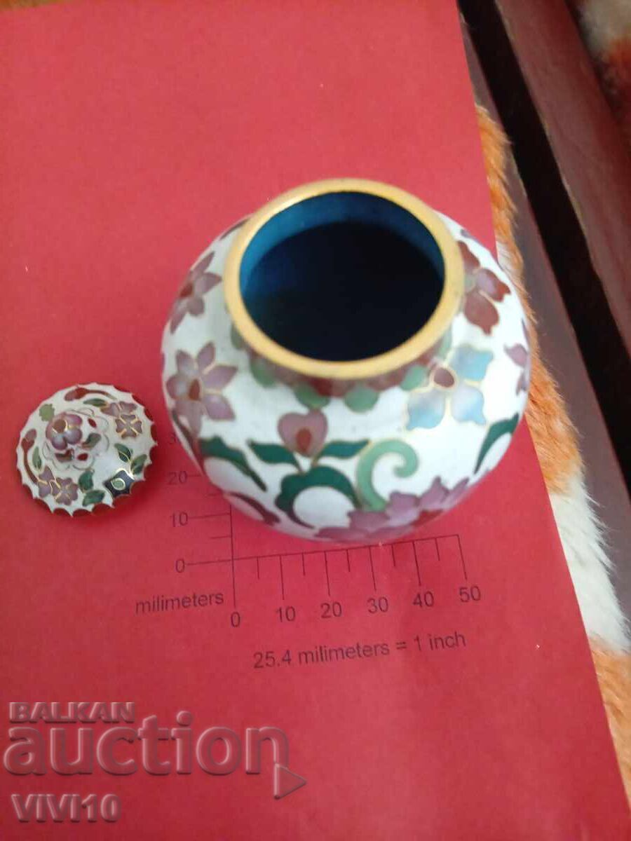 Cutie veche, email, cloisonné cu preț € 35.79 | 70.00 BGN Cutie veche, email, cloisonné cu preț € 35.79 | 70.00 BGN