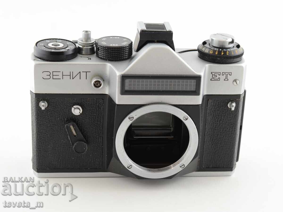 Aparat foto ZENIT ET URSS - corp / fără obiectiv / cu preț € 10.23 | 20.01 BGN