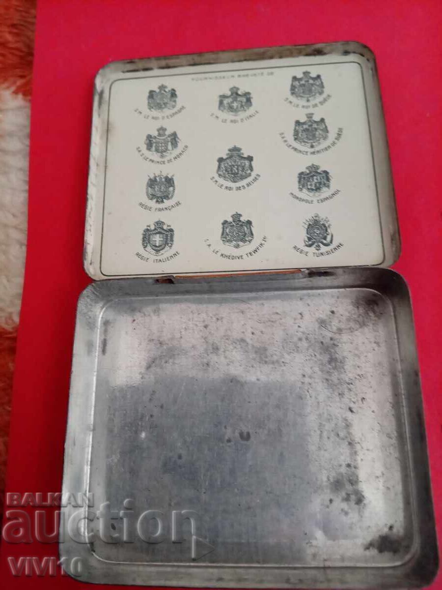 Auction  Antique cigarette box, metal, empty