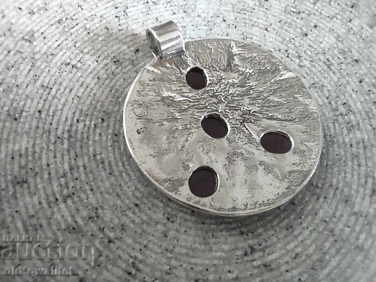 Livrarea Medalion - argint, lucrat manual, cu Almandin - Granada