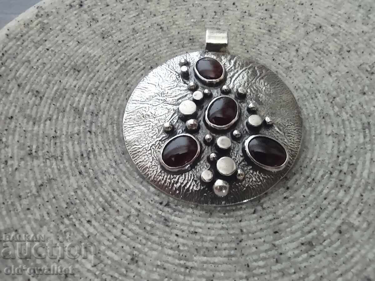 Medalion - argint, lucrat manual, cu Almandin - Granada - 6