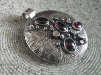 Medalion - argint, lucrat manual, cu Almandin - Granada