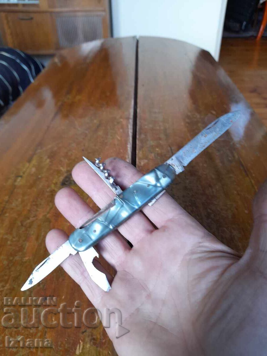 Delivery of Old pocket knife, blade, blade