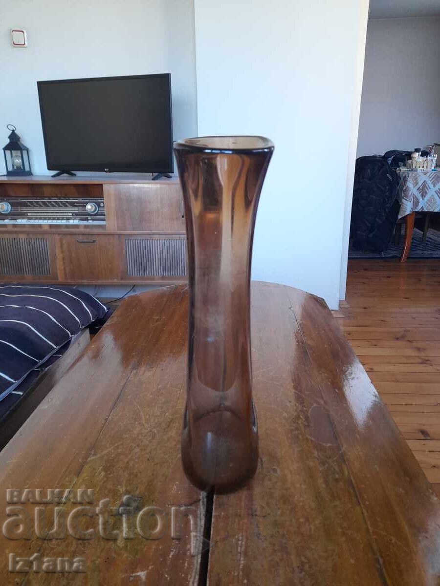 Vază veche de sticlă cu preț 37.00 BGN | € 18.92
