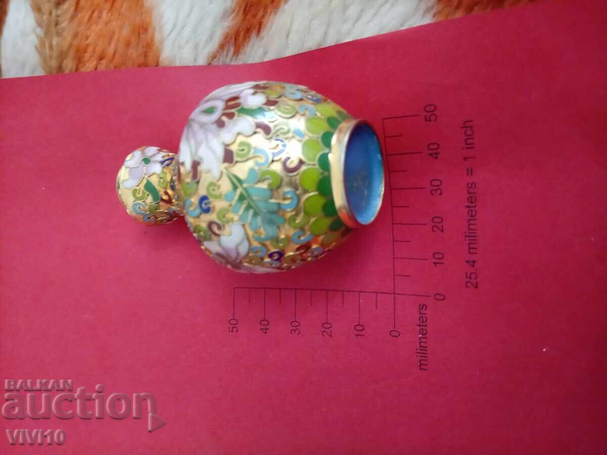 Vază veche email, cloisonné cu preț 60.00 BGN | € 30.68