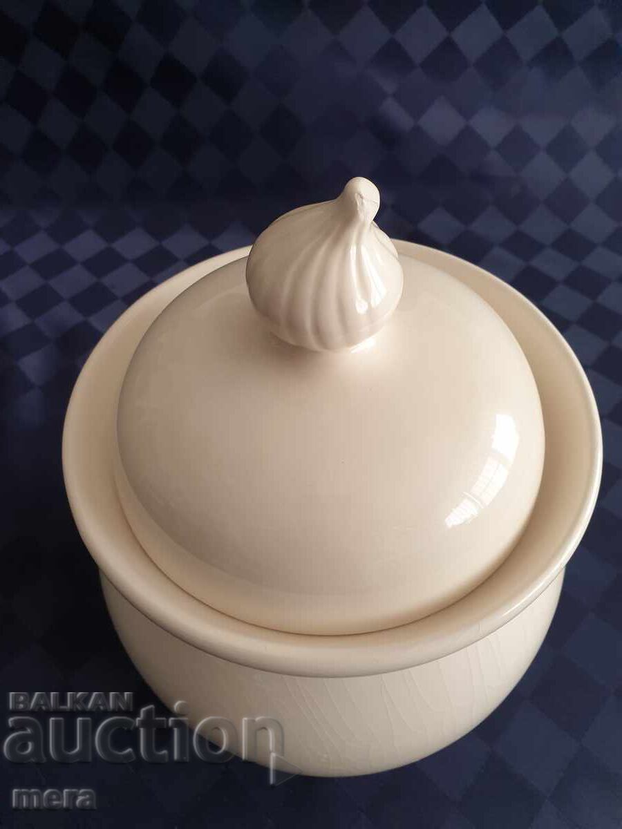 Porcelain Onion Container with price 25.00 BGN | € 12.78