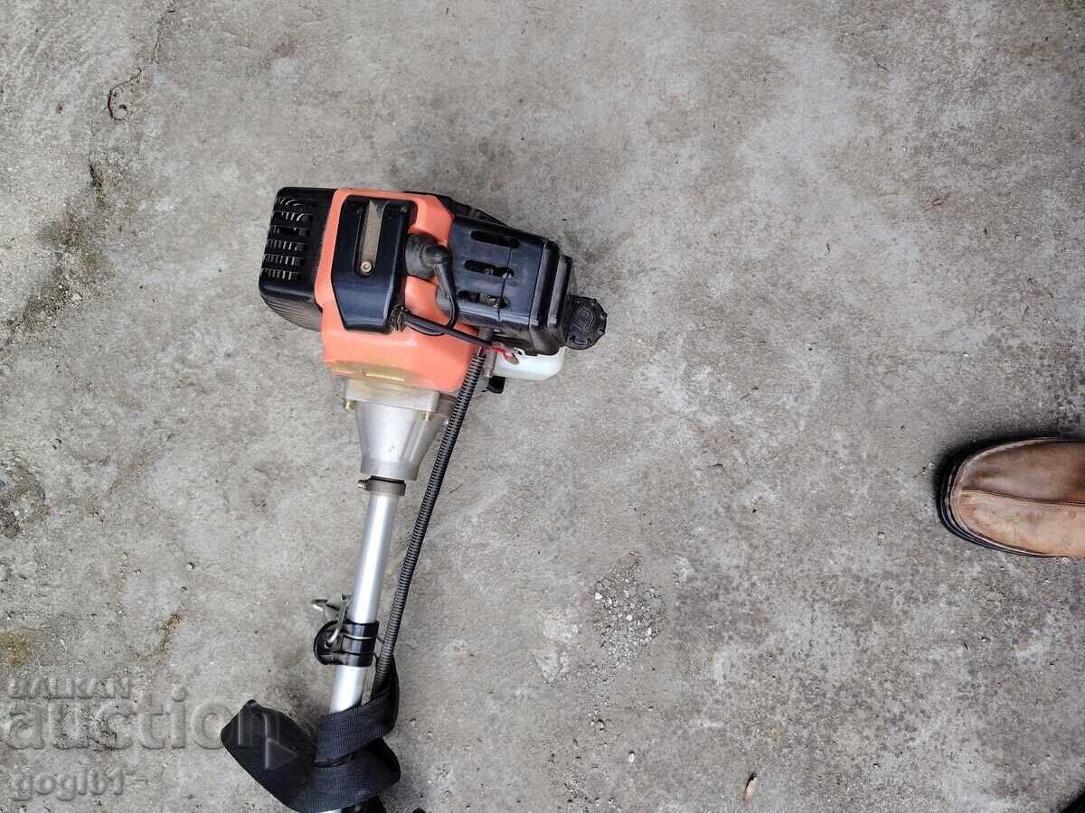 Petrol trimmer with price 50.00 BGN | € 25.56