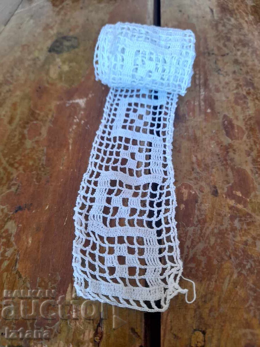 Dantela veche cu preț 16.00 BGN | € 8.18 Dantela veche cu preț 16.00 BGN | € 8.18