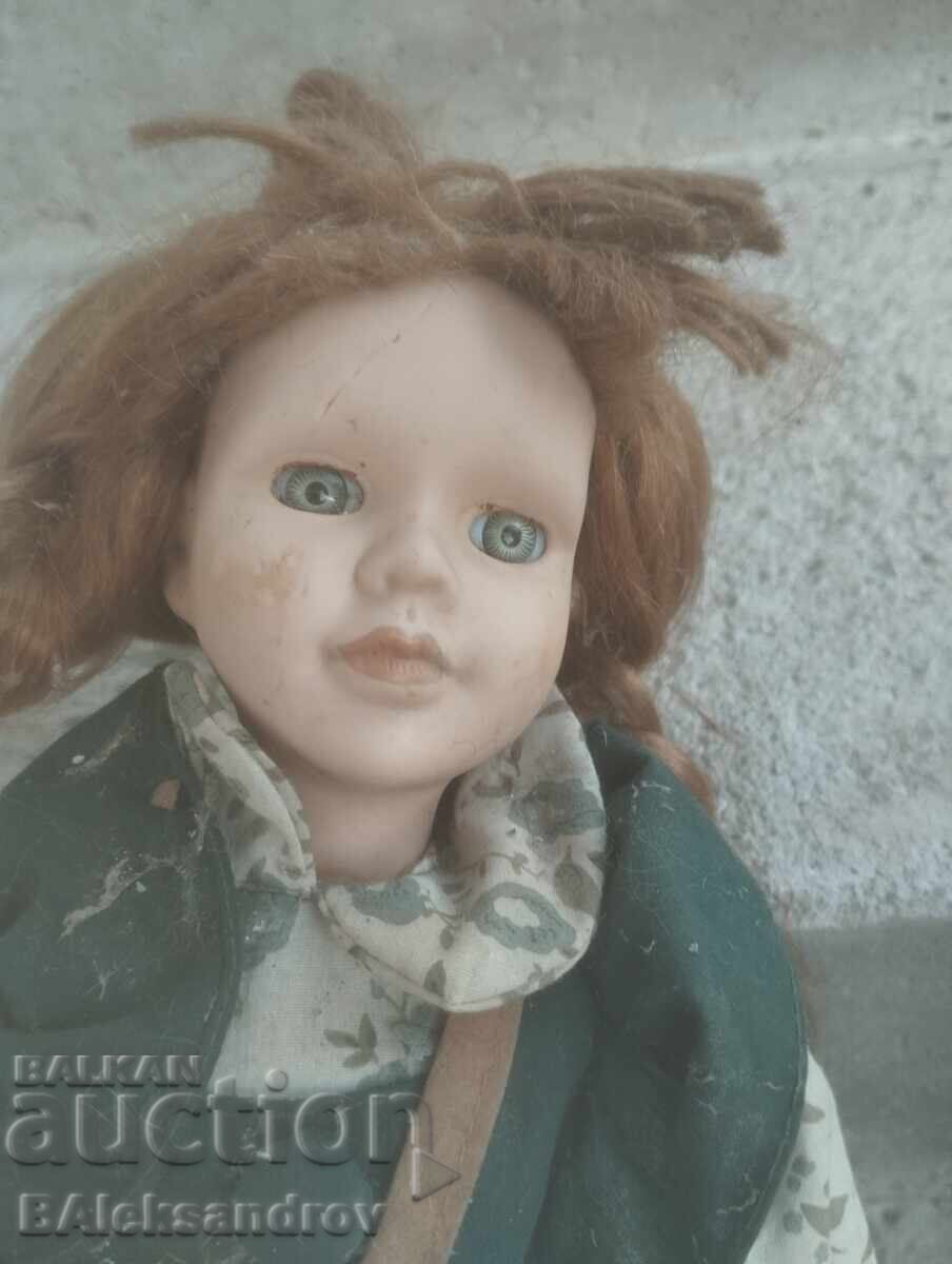 Cana veche cu picioare din porțelan cu preț € 19.50 | 38.14 BGN