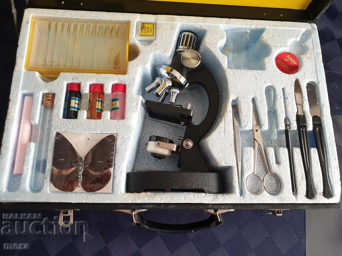 Μικροσκόπιο με σετ αξεσουάρ σε βαλίτσα με τιμή 75.00 BGN | € 38.35 Μικροσκόπιο με σετ αξεσουάρ σε βαλίτσα με τιμή 75.00 BGN | € 38.35