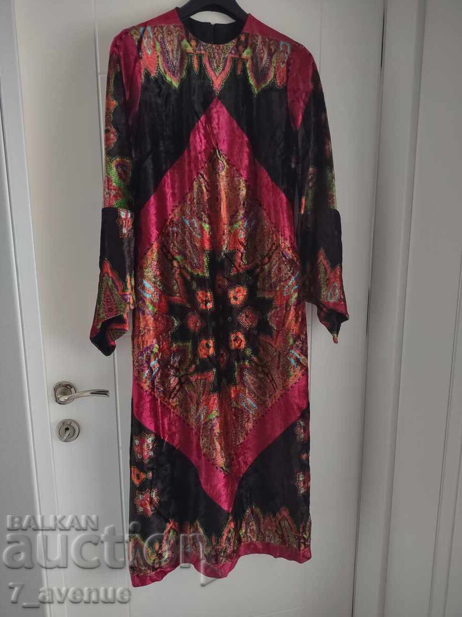 DRESS, long, magnificent VINTAGE, 3.05.2025 with price 199.00 BGN | € 101.75 DRESS, long, magnificent VINTAGE, 3.05.2025 with price 199.00 BGN | € 101.75