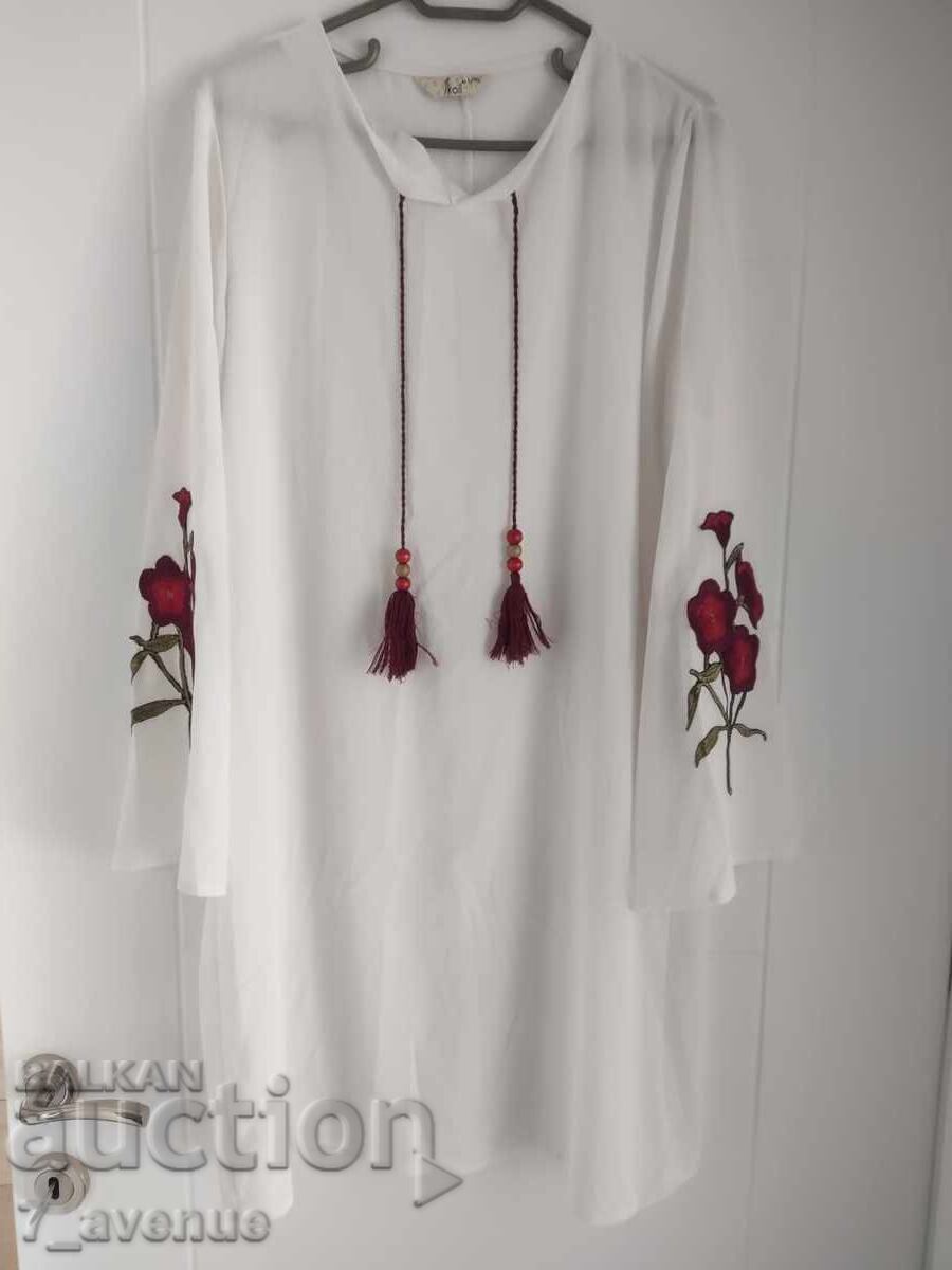 Bluză cămașă lungă, superbă și pentru costum popular, VINTAGE, 3.05.2025 Bluză cămașă lungă, superbă și pentru costum popular, VINTAGE, 3.05.2025