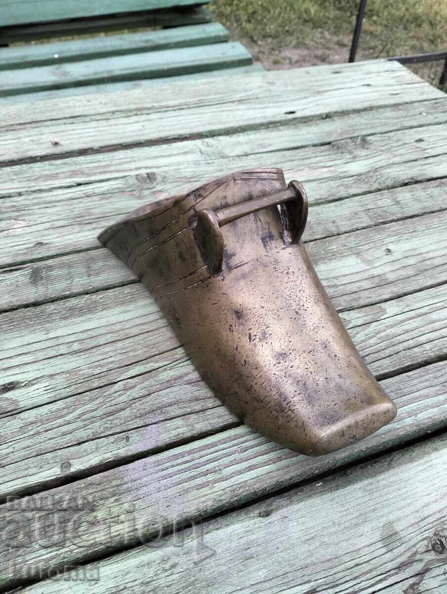 Μπρούτζινο παπούτσι με τιμή 49.99 BGN | € 25.56 Μπρούτζινο παπούτσι με τιμή 49.99 BGN | € 25.56