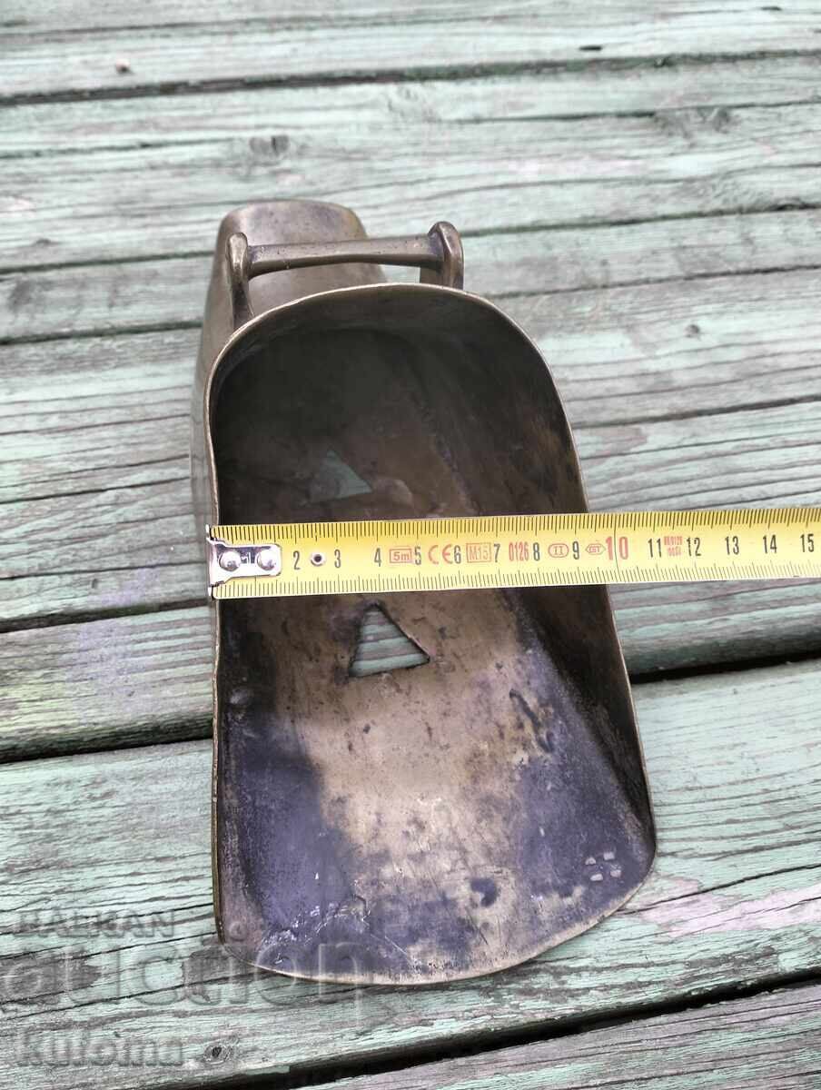 Livrarea Pantof de bronz