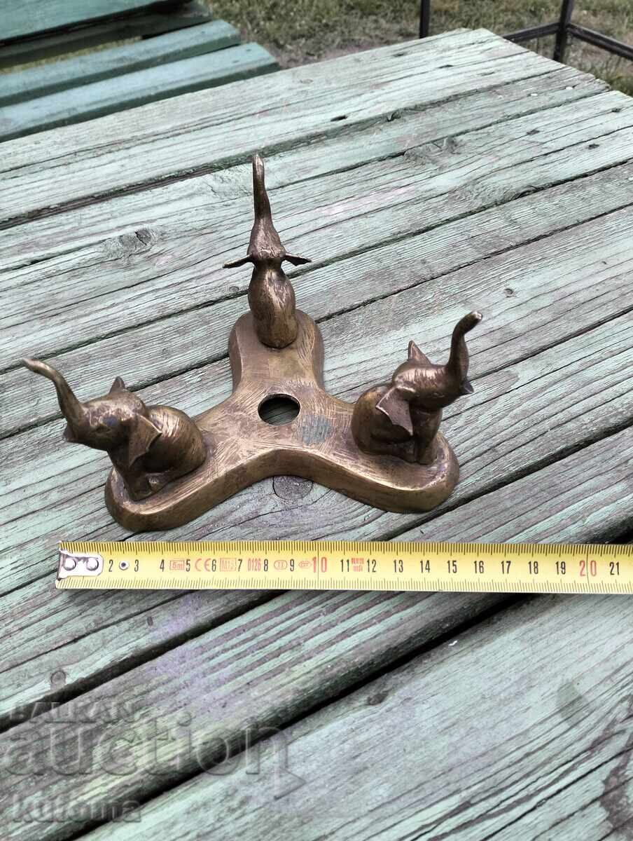 Χάλκινη βάση για τοποθέτηση μπολ με τιμή 39.99 BGN | € 20.45 Χάλκινη βάση για τοποθέτηση μπολ με τιμή 39.99 BGN | € 20.45