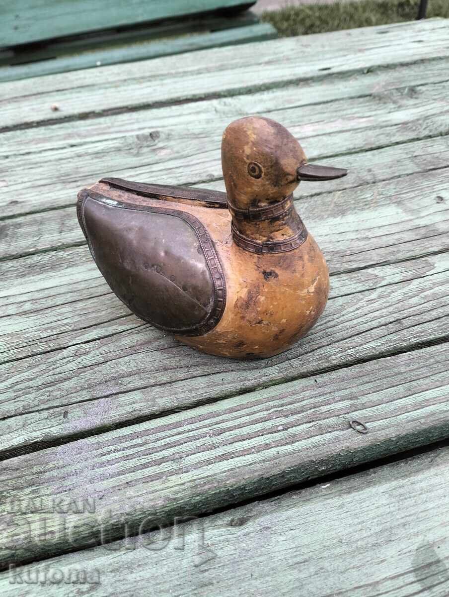 Ξύλινη πάπια με ορειχάλκινα εξαρτήματα