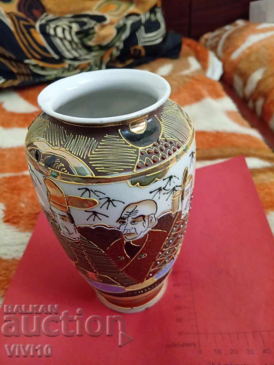 Antique Japanese Vase, 20cm with price 100.00 BGN | € 51.13 Antique Japanese Vase, 20cm with price 100.00 BGN | € 51.13