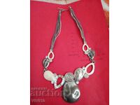 Старинно колие с естествени камъни, емаил