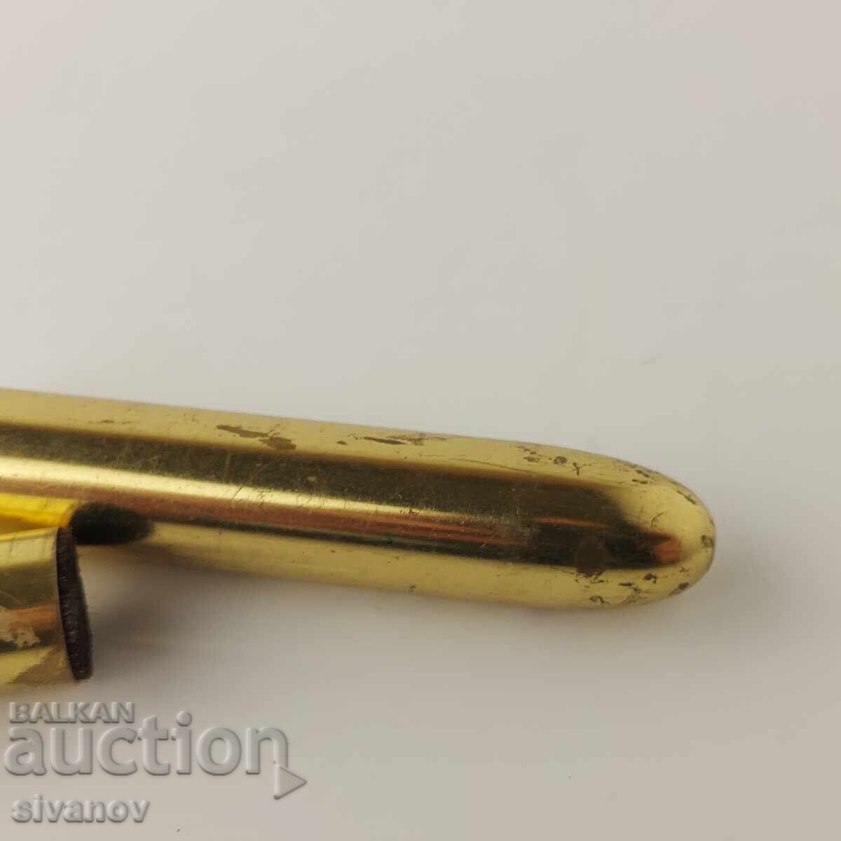 Interesantă perie veche pentru curățarea obiectivelor #5856 cu preț 19.99 BGN | € 10.22