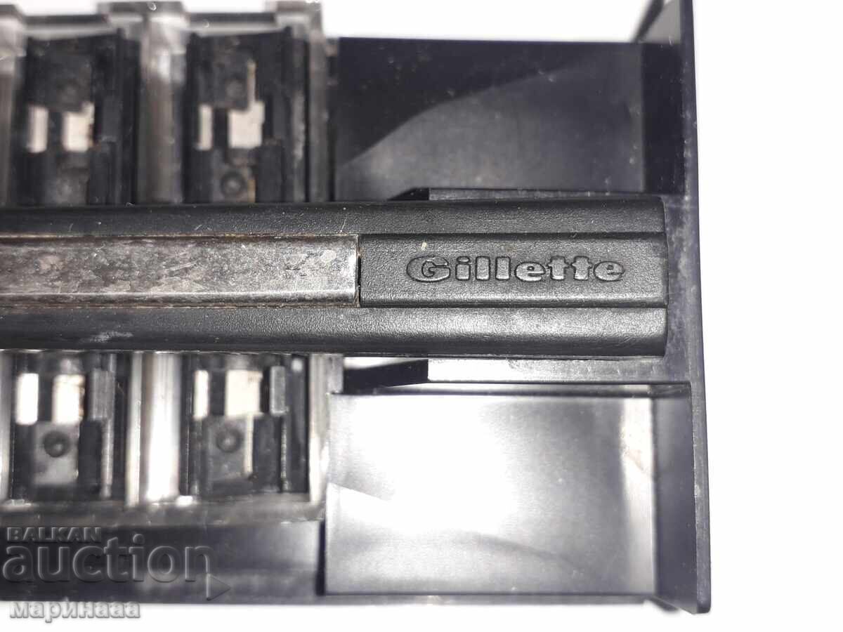 APARAT DE RAS VINTAGE ''GILLETTE'' cu preț € 3.58 | 7.00 BGN