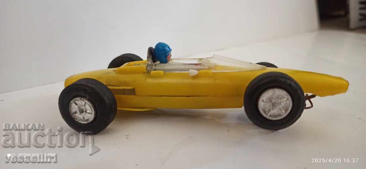 Două bucăți de mașini vechi 1/32 de pistă melkus Wartburg F1 mașinuță cu preț € 16.00 | 31.29 BGN