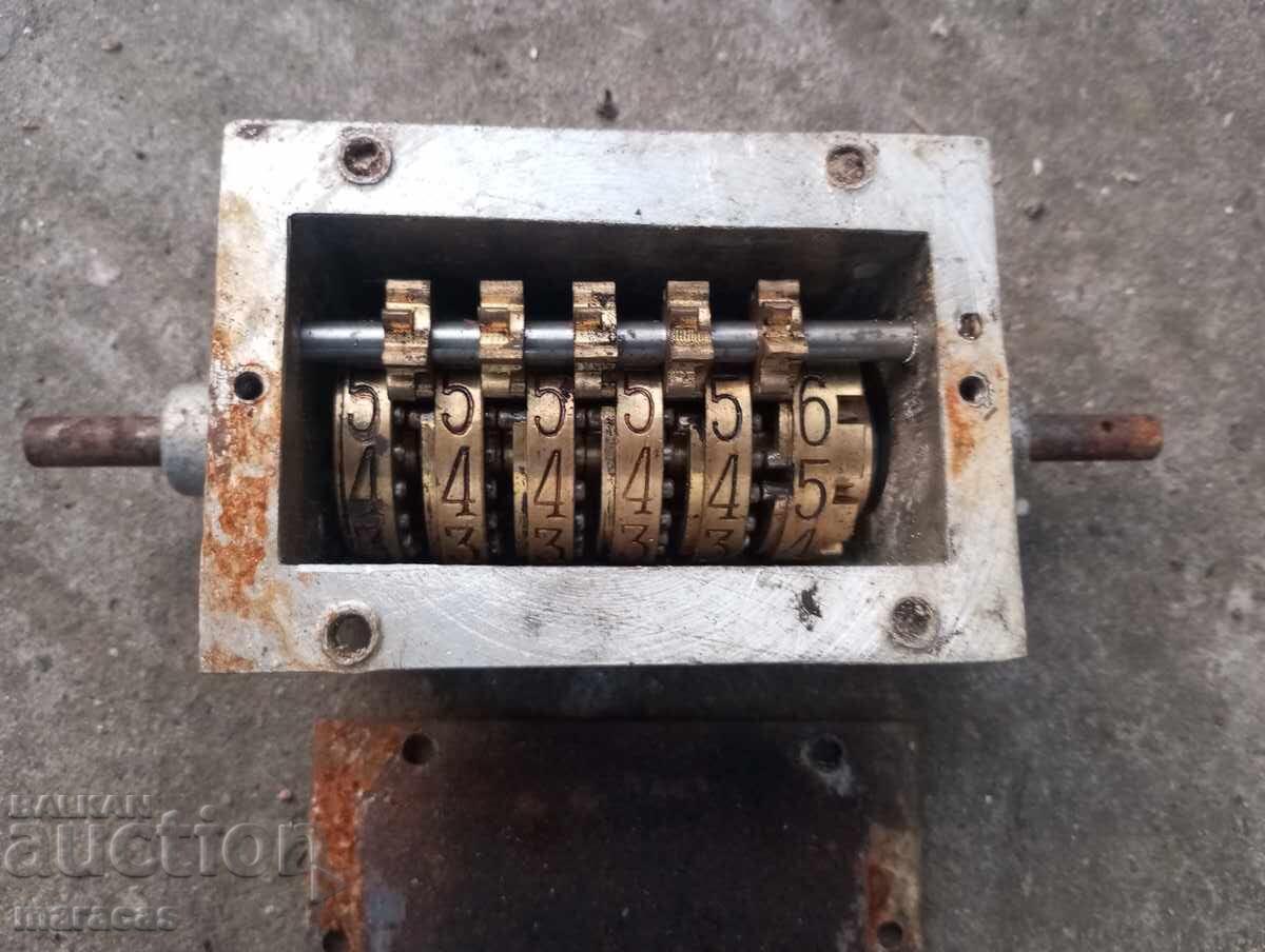 Механичен брояч от машина с цена 33.00 лв. | € 16.87