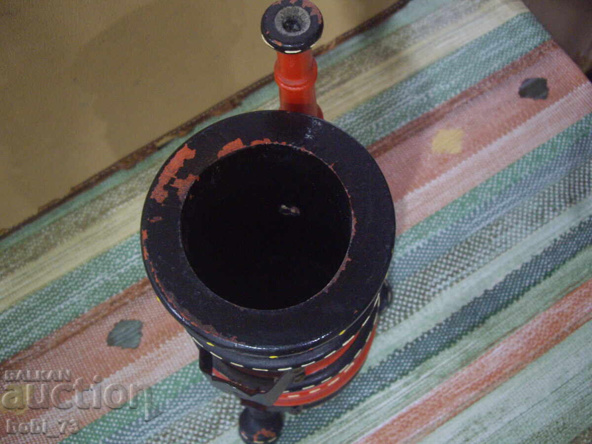 Доставка на Дървена миниатюра на стара печка.